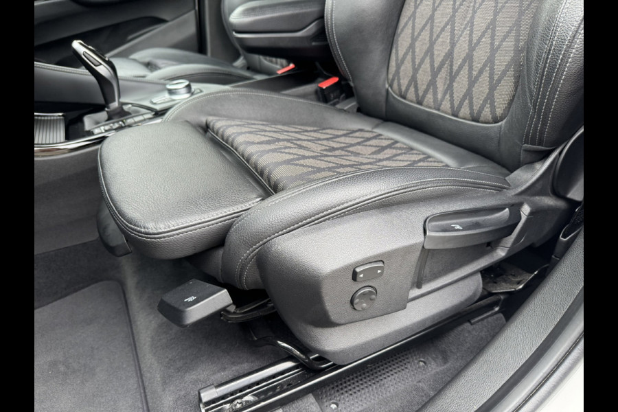 BMW X1 SDrive20i High Executive M sport interieur Sfeer verlichting Led Pdc voor+achter