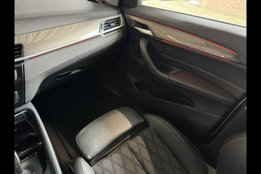 BMW X1 SDrive20i High Executive M sport interieur Sfeer verlichting Led Pdc voor+achter