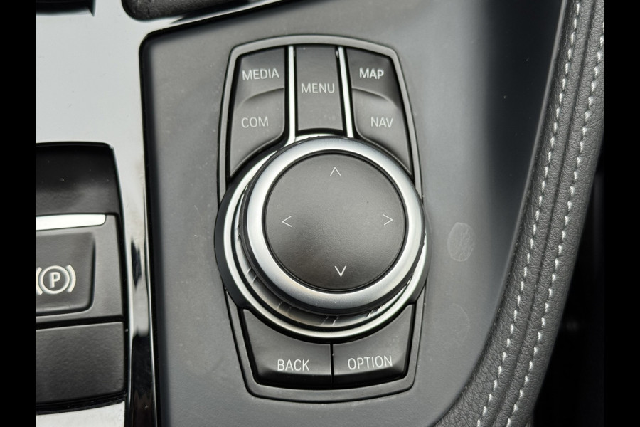 BMW X1 SDrive20i High Executive M sport interieur Sfeer verlichting Led Pdc voor+achter