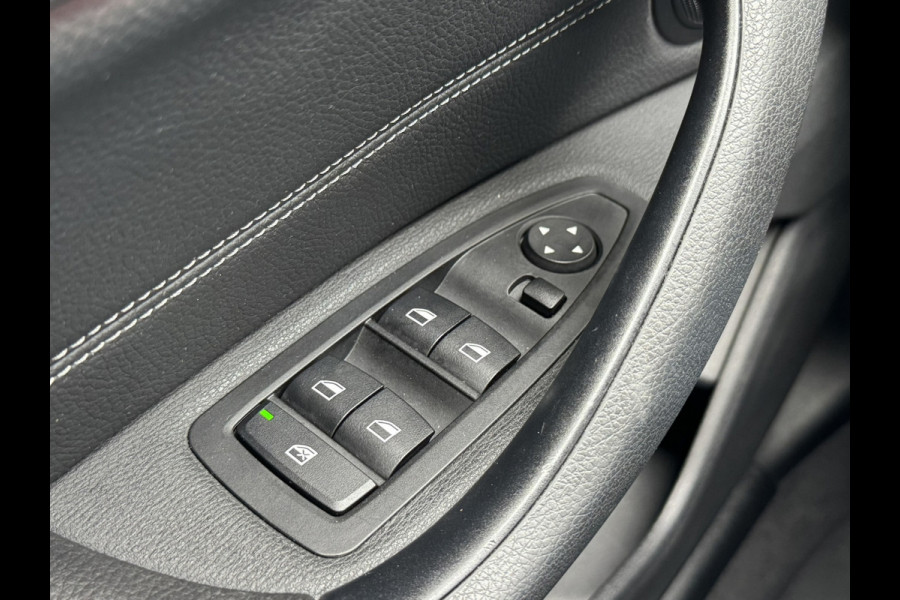 BMW X1 SDrive20i High Executive M sport interieur Sfeer verlichting Led Pdc voor+achter