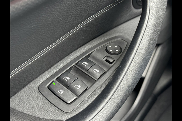 BMW X1 SDrive20i High Executive M sport interieur Sfeer verlichting Led Pdc voor+achter