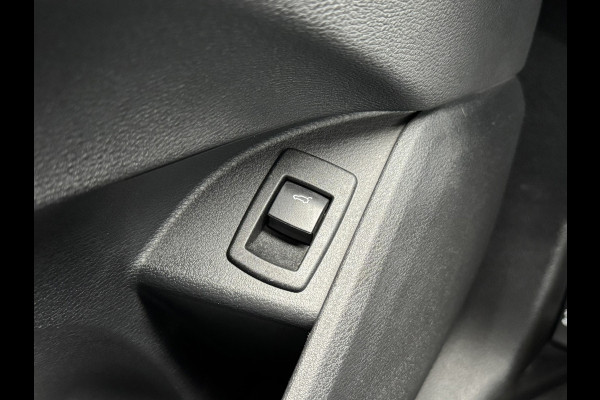 BMW X1 SDrive20i High Executive M sport interieur Sfeer verlichting Led Pdc voor+achter