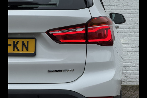 BMW X1 SDrive20i High Executive M sport interieur Sfeer verlichting Led Pdc voor+achter