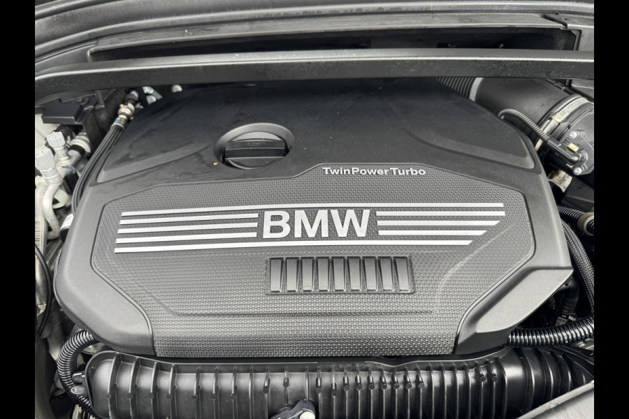 BMW X1 SDrive20i High Executive M sport interieur Sfeer verlichting Led Pdc voor+achter