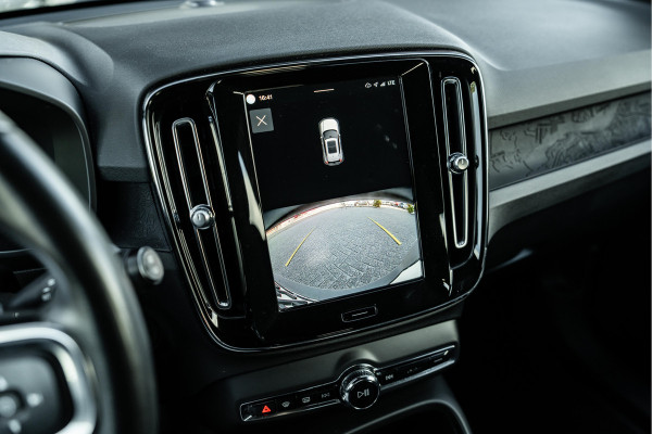 Volvo XC40 Recharge Core | 70 KWH | AppleCar/Android | Camera | 19"LMV | Eerste eigenaar | Zwarte hemel