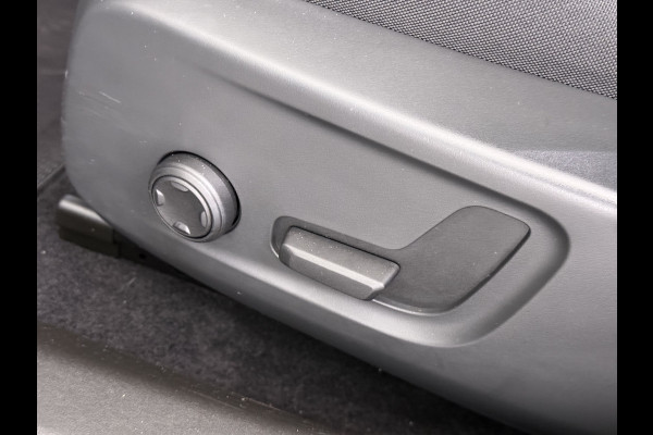 Polestar 2 Dual Motor Long Range 78kWh 408PK SOH 90% Google®-Maps Navi Camera Apple Carplay Android Auto Elek.Stoelen Memory Elek.Achterkle Keyless Bluetooth Led Lmv Isofix Rijstrooksensor Origineel Nederlandse Auto Dealeronderhouden