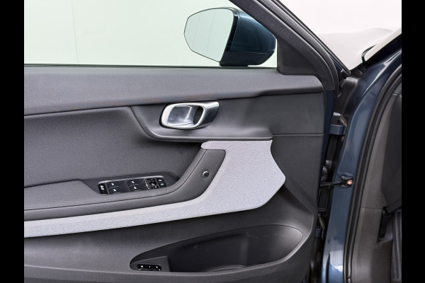 Polestar 2 Dual Motor Long Range 78kWh 408PK SOH 90% Google®-Maps Navi Camera Apple Carplay Android Auto Elek.Stoelen Memory Elek.Achterkle Keyless Bluetooth Led Lmv Isofix Rijstrooksensor Origineel Nederlandse Auto Dealeronderhouden