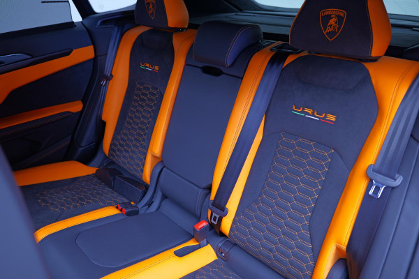 Lamborghini Urus 4.0 V8 Graphite Capsule |BTW|Massage|PPF|Fabrieksgarantie|