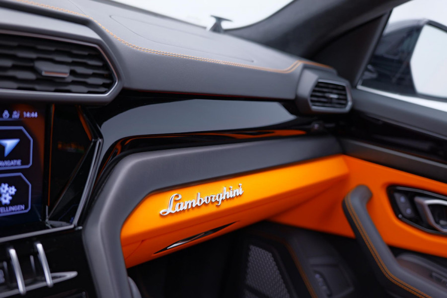 Lamborghini Urus 4.0 V8 Graphite Capsule |BTW|Massage|PPF|Fabrieksgarantie|