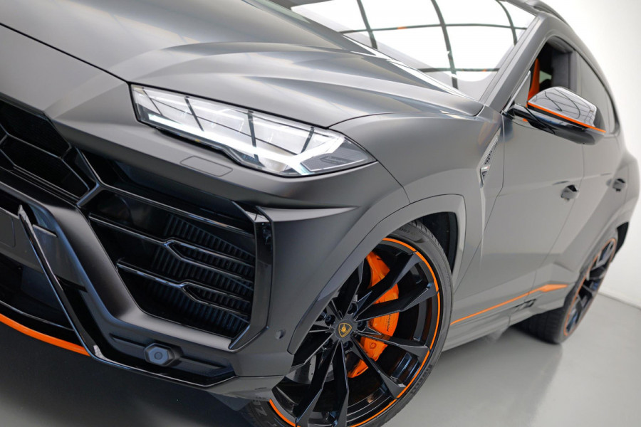 Lamborghini Urus 4.0 V8 Graphite Capsule |BTW|Massage|PPF|Fabrieksgarantie|