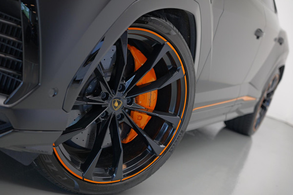 Lamborghini Urus 4.0 V8 Graphite Capsule |BTW|Massage|PPF|Fabrieksgarantie|