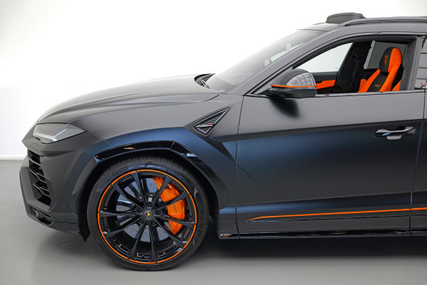 Lamborghini Urus 4.0 V8 Graphite Capsule |BTW|Massage|PPF|Fabrieksgarantie|
