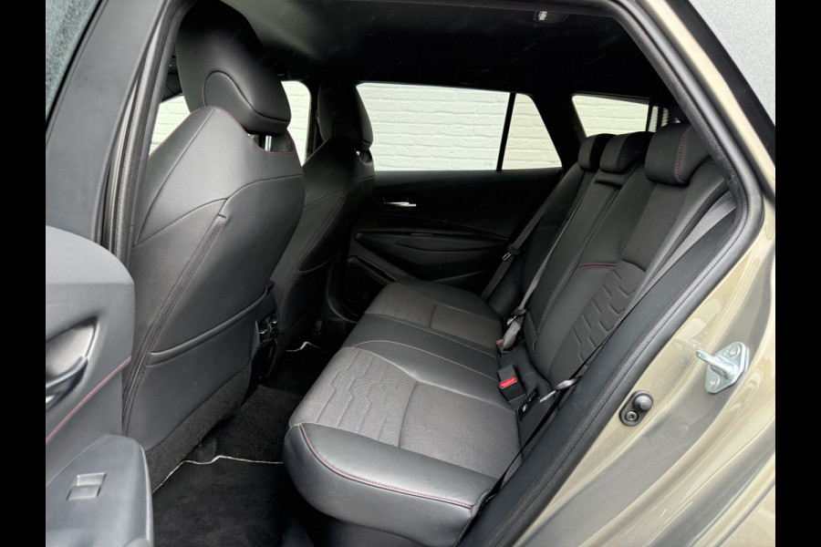 Toyota Corolla Touring Sports 2.0 Hybrid Executive | HUD | ACC | CarPlay | Camera | JBL | 18 inch