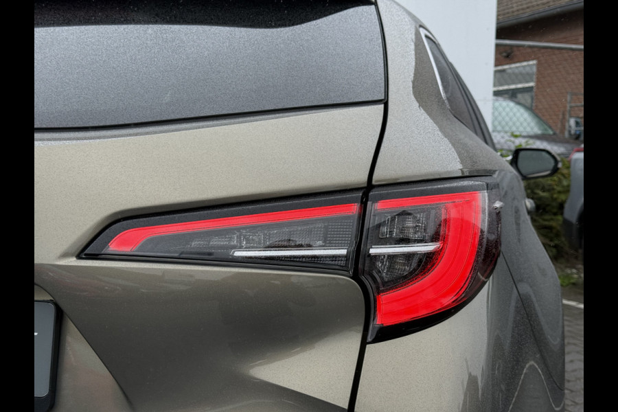 Toyota Corolla Touring Sports 2.0 Hybrid Executive | HUD | ACC | CarPlay | Camera | JBL | 18 inch