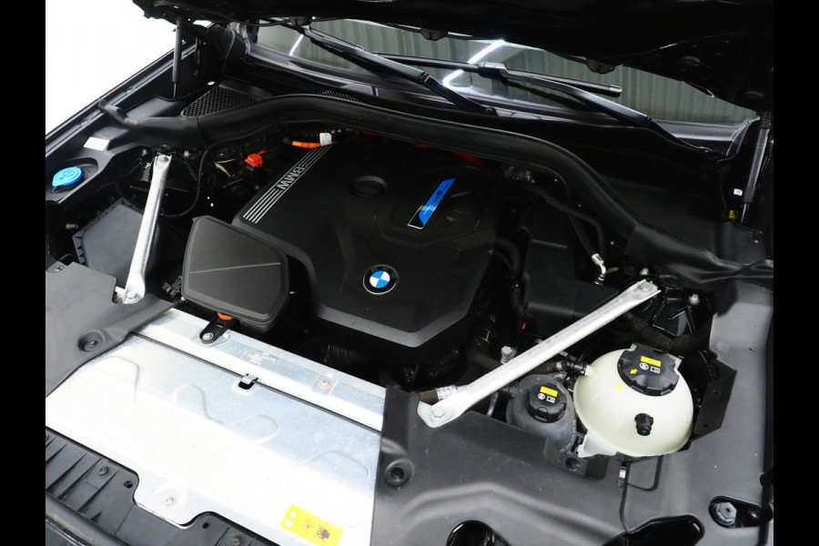 BMW X3 xDrive30e | Leder | Sportstoelen | Camera | Cruise | Climate | LED | Carplay