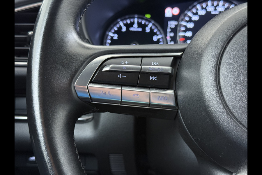 Mazda CX-30 2.0I 187PK M.Hybrid Automaat Trekhaak Adap.Cruise Camera Stoelverwarming Ecc Head-Up Display Navi Apple Carplay/Android Auto e-S Dodehoekdetectie Keyless Elek.Achterklep Privacy Glas Lmv Isofix DAB Bluetooth Regen-Lichtsensor 1.300KG Trekgewicht 1e Eigenaar