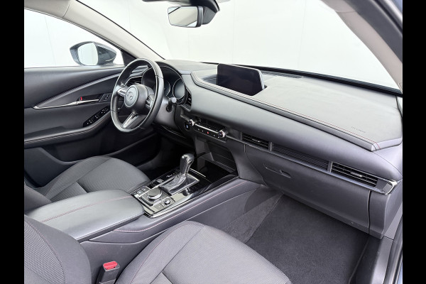 Mazda CX-30 2.0I 187PK M.Hybrid Automaat Trekhaak Adap.Cruise Camera Stoelverwarming Ecc Head-Up Display Navi Apple Carplay/Android Auto e-S Dodehoekdetectie Keyless Elek.Achterklep Privacy Glas Lmv Isofix DAB Bluetooth Regen-Lichtsensor 1.300KG Trekgewicht 1e Eigenaar