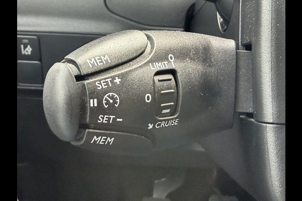 Citroën C3 110pk Shine (Camera - Navigatie - Automatische Airco - Apple Carplay - 17" - Parkeersensoren)