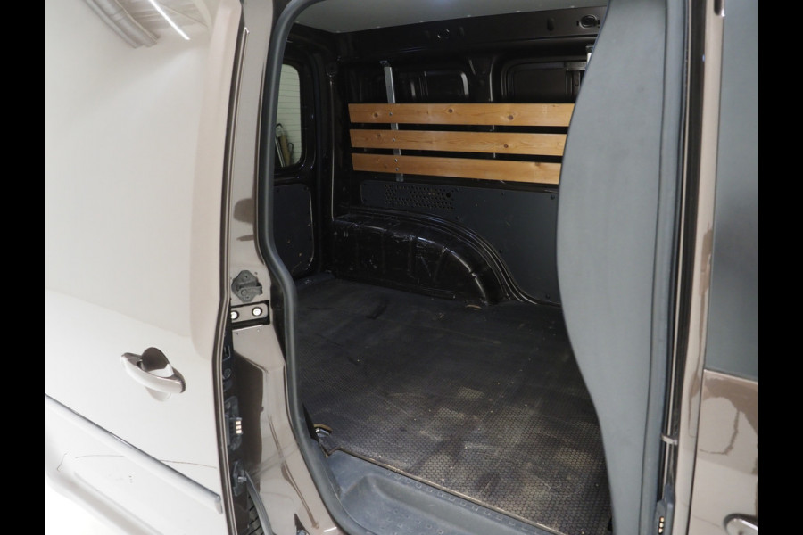 Volkswagen Caddy 2.0 TDI Chestnut Brown 150PK | Leder | Sidebars | Cruise | Airco | Carplay