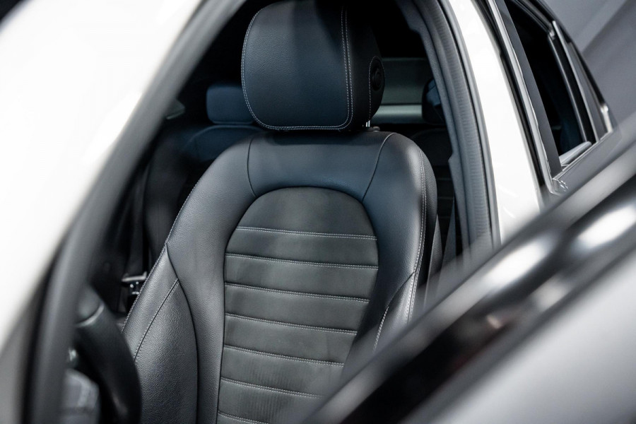 Mercedes-Benz GLC Coupé 200 Premium Plus *LUCHTVERING / AMG-Line / Burmester / Schuif -/ kanteldak  / Keyless-Entry*