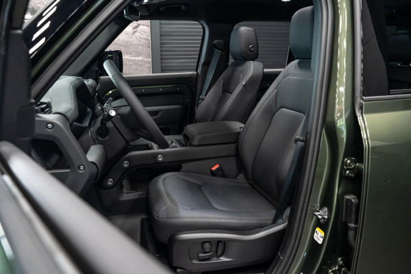 Land Rover Defender 110 2.0 P300e 110 X-Dynamic SE *Meridian / Luchtvering / Panorama / Memory / Surround-View / Winterpakket*