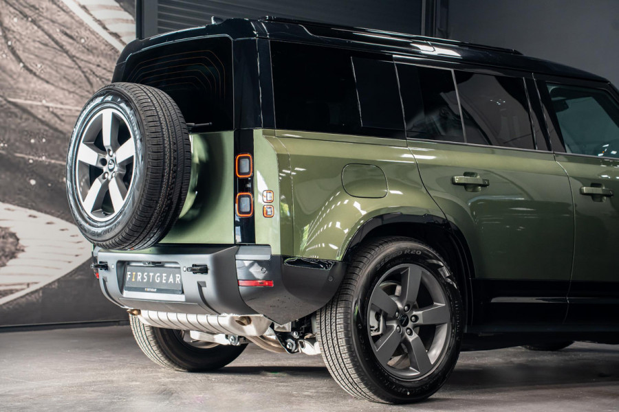 Land Rover Defender 110 2.0 P300e 110 X-Dynamic SE *Meridian / Luchtvering / Panorama / Memory / Surround-View / Winterpakket*