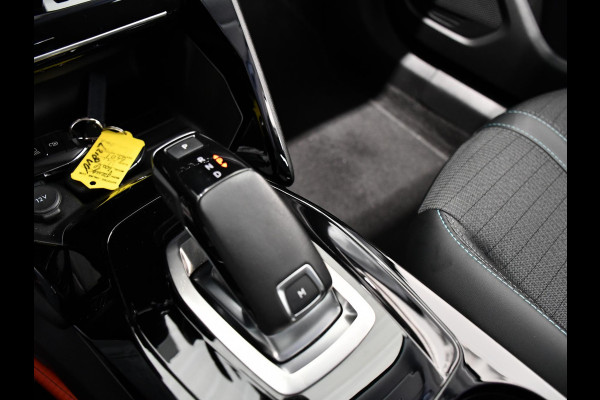 Peugeot 2008 1.2 PureTech Allure Pack | Navigatie | 3D i-Cockpit | Climate Control | Afneembare Trekhaak |