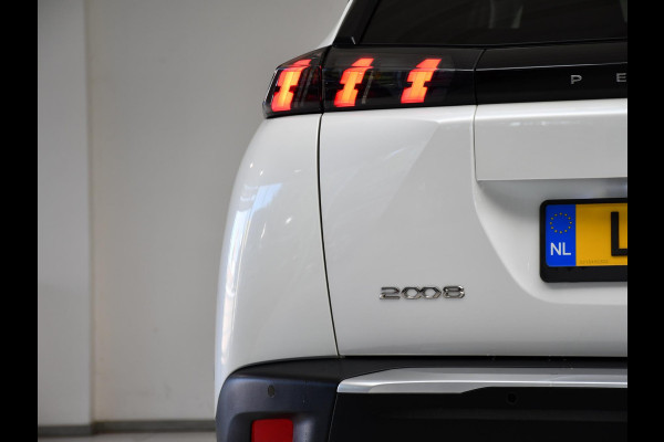 Peugeot 2008 1.2 PureTech Allure Pack | Navigatie | 3D i-Cockpit | Climate Control | Afneembare Trekhaak |