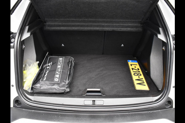 Peugeot 2008 1.2 PureTech Allure Pack | Navigatie | 3D i-Cockpit | Climate Control | Afneembare Trekhaak |