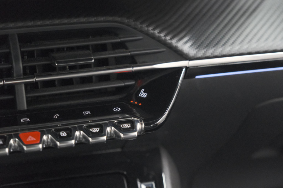 Peugeot 2008 PureTech 130 GT Pack | Leer-pakket | Camera | Dodehoekdetectie | Apple Carplay | Stoelverwarming