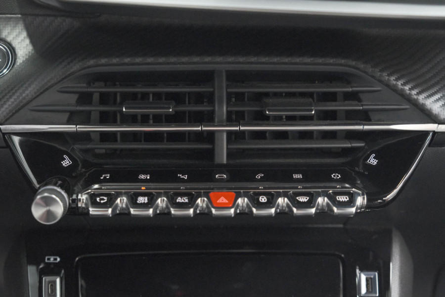 Peugeot 2008 PureTech 130 GT Pack | Leer-pakket | Camera | Dodehoekdetectie | Apple Carplay | Stoelverwarming