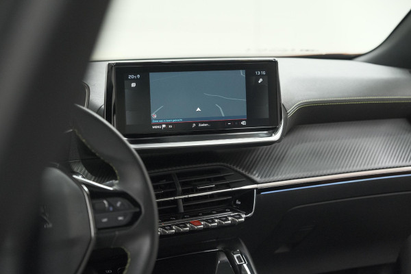 Peugeot 2008 PureTech 130 GT Pack | Leer-pakket | Camera | Dodehoekdetectie | Apple Carplay | Stoelverwarming
