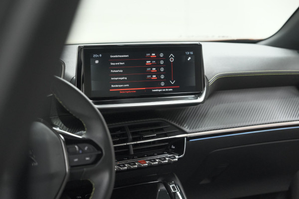Peugeot 2008 PureTech 130 GT Pack | Leer-pakket | Camera | Dodehoekdetectie | Apple Carplay | Stoelverwarming