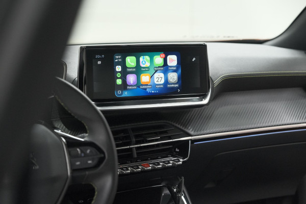 Peugeot 2008 PureTech 130 GT Pack | Leer-pakket | Camera | Dodehoekdetectie | Apple Carplay | Stoelverwarming