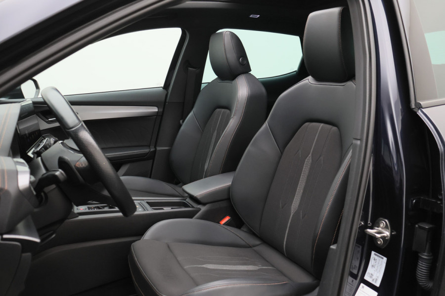 CUPRA Formentor 1.4 Plug-in Hybrid VZ Copper Edition Panoramadak, Camera, ACC, Apple Carplay, Verwarmd Stuur/Stoelen, DAB, 19''