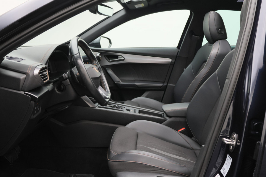 CUPRA Formentor 1.4 Plug-in Hybrid VZ Copper Edition Panoramadak, Camera, ACC, Apple Carplay, Verwarmd Stuur/Stoelen, DAB, 19''