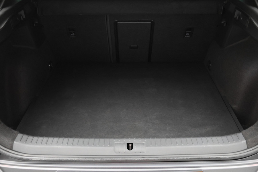 CUPRA Formentor 1.4 Plug-in Hybrid VZ Copper Edition Panoramadak, Camera, ACC, Apple Carplay, Verwarmd Stuur/Stoelen, DAB, 19''