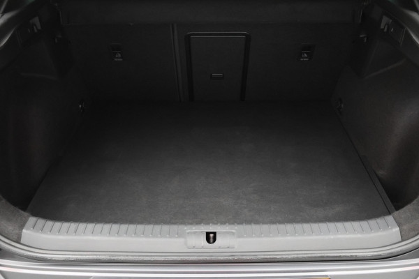 CUPRA Formentor 1.4 Plug-in Hybrid VZ Copper Edition Panoramadak, Camera, ACC, Apple Carplay, Verwarmd Stuur/Stoelen, DAB, 19''
