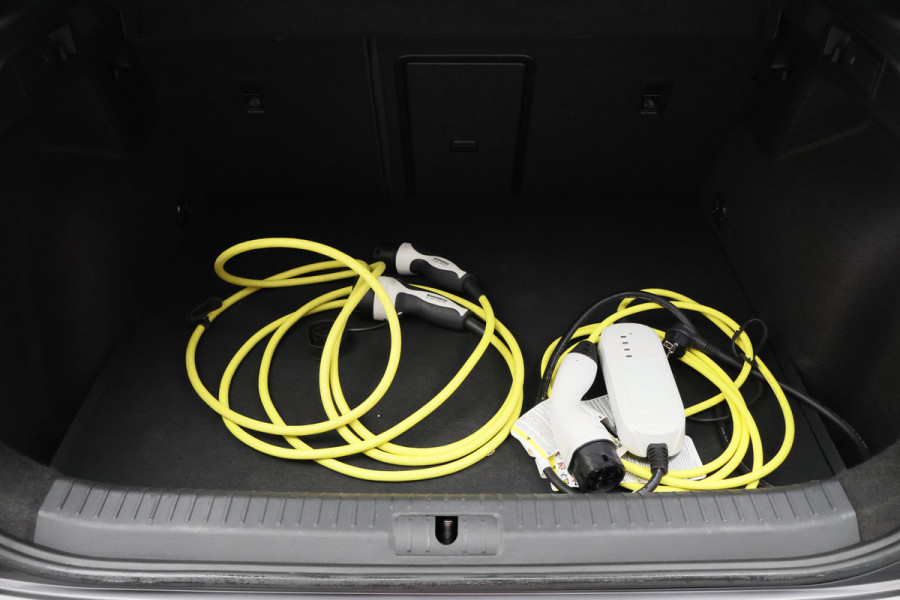 CUPRA Formentor 1.4 Plug-in Hybrid VZ Copper Edition Panoramadak, Camera, ACC, Apple Carplay, Verwarmd Stuur/Stoelen, DAB, 19''