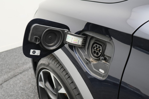 CUPRA Formentor 1.4 Plug-in Hybrid VZ Copper Edition Panoramadak, Camera, ACC, Apple Carplay, Verwarmd Stuur/Stoelen, DAB, 19''