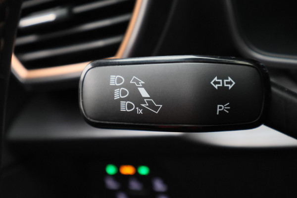 CUPRA Formentor 1.4 Plug-in Hybrid VZ Copper Edition Panoramadak, Camera, ACC, Apple Carplay, Verwarmd Stuur/Stoelen, DAB, 19''