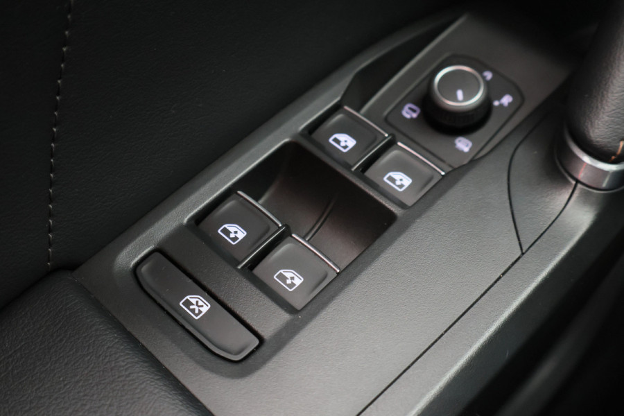 CUPRA Formentor 1.4 Plug-in Hybrid VZ Copper Edition Panoramadak, Camera, ACC, Apple Carplay, Verwarmd Stuur/Stoelen, DAB, 19''