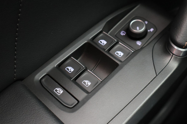 CUPRA Formentor 1.4 Plug-in Hybrid VZ Copper Edition Panoramadak, Camera, ACC, Apple Carplay, Verwarmd Stuur/Stoelen, DAB, 19''
