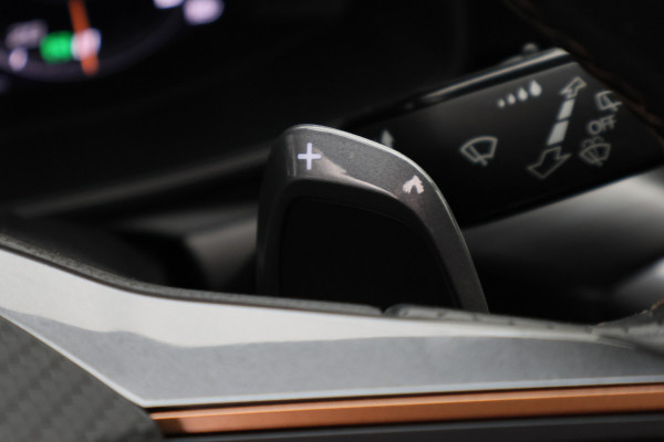 CUPRA Formentor 1.4 Plug-in Hybrid VZ Copper Edition Panoramadak, Camera, ACC, Apple Carplay, Verwarmd Stuur/Stoelen, DAB, 19''