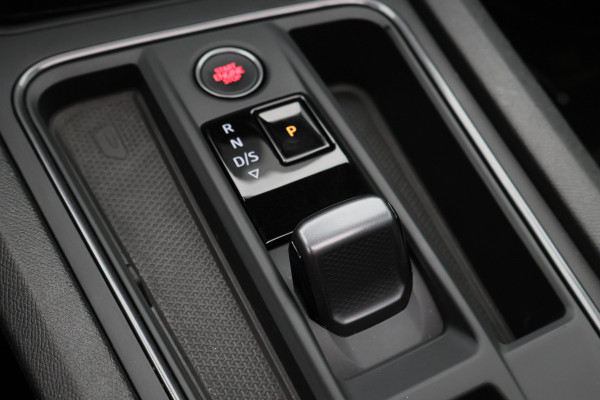 CUPRA Formentor 1.4 Plug-in Hybrid VZ Copper Edition Panoramadak, Camera, ACC, Apple Carplay, Verwarmd Stuur/Stoelen, DAB, 19''