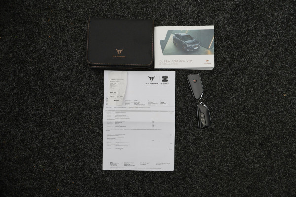 CUPRA Formentor 1.4 Plug-in Hybrid VZ Copper Edition Panoramadak, Camera, ACC, Apple Carplay, Verwarmd Stuur/Stoelen, DAB, 19''