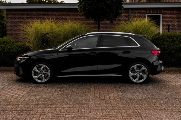 Audi A3 Sportback 40 TFSI e 204 PK 2x S-Line ACC Keyless Bang en Olufsen Keyless Elek.Klep 18''