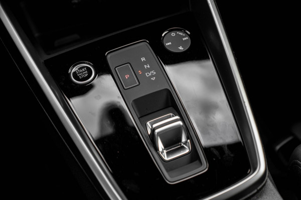 Audi A3 Sportback 40 TFSI e 204 PK 2x S-Line ACC Keyless Bang en Olufsen Keyless Elek.Klep 18''