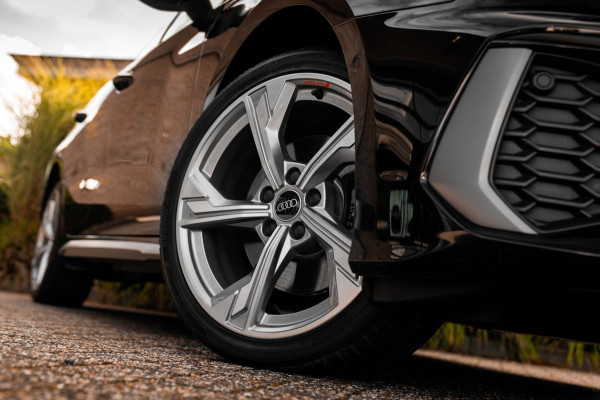 Audi A3 Sportback 40 TFSI e 204 PK 2x S-Line ACC Keyless Bang en Olufsen Keyless Elek.Klep 18''