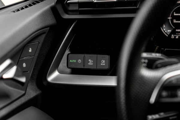 Audi A3 Sportback 40 TFSI e 204 PK 2x S-Line ACC Keyless Bang en Olufsen Keyless Elek.Klep 18''